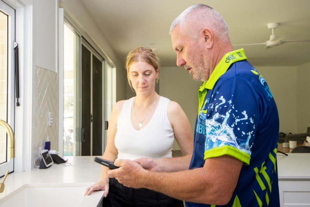 Heat Pumps vs. Solar Hot Water Efficiency: A Quick Comparison